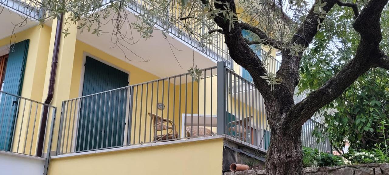 Ca' De L'Achille Apartman Torri del Benaco Kültér fotó